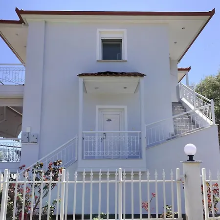 House Near The With Free Parking, Sea View * أسبروبالتا