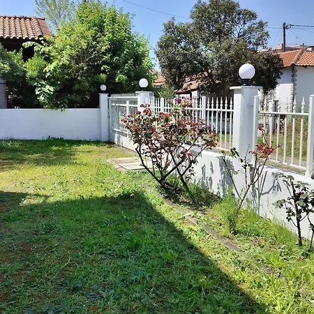House Near The With Free Parking, Sea View * أسبروبالتا